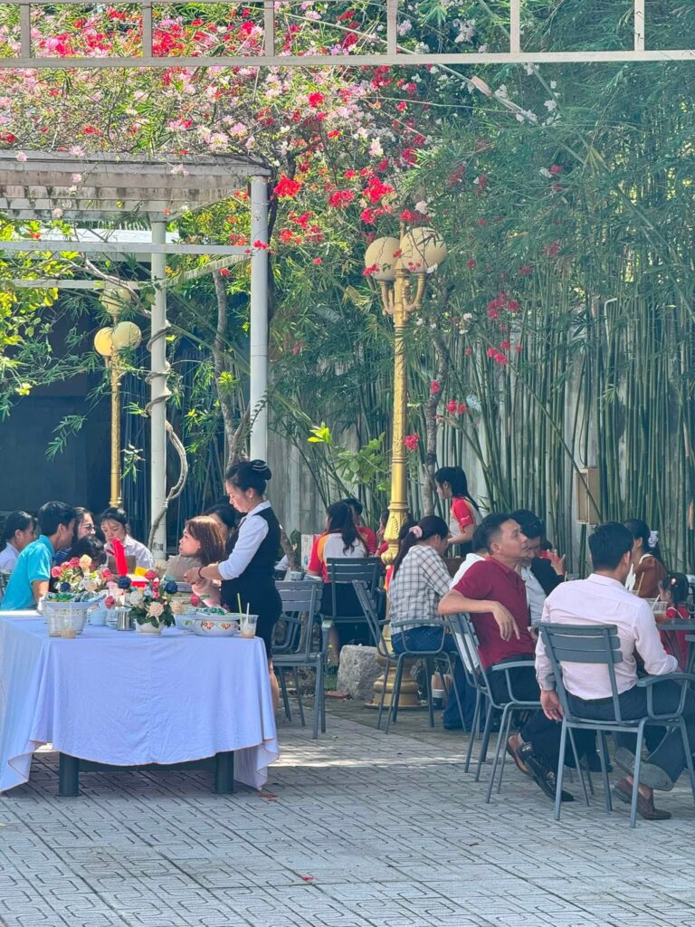 Trung Tam Hoi Nghi Tiec Cuoi Nha Hang Hoang Gia (12)