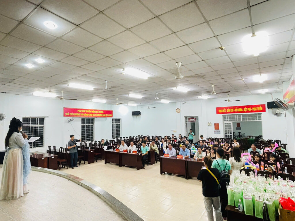 Trung Thu Thieu Nhi Phuong Son Dong (4)