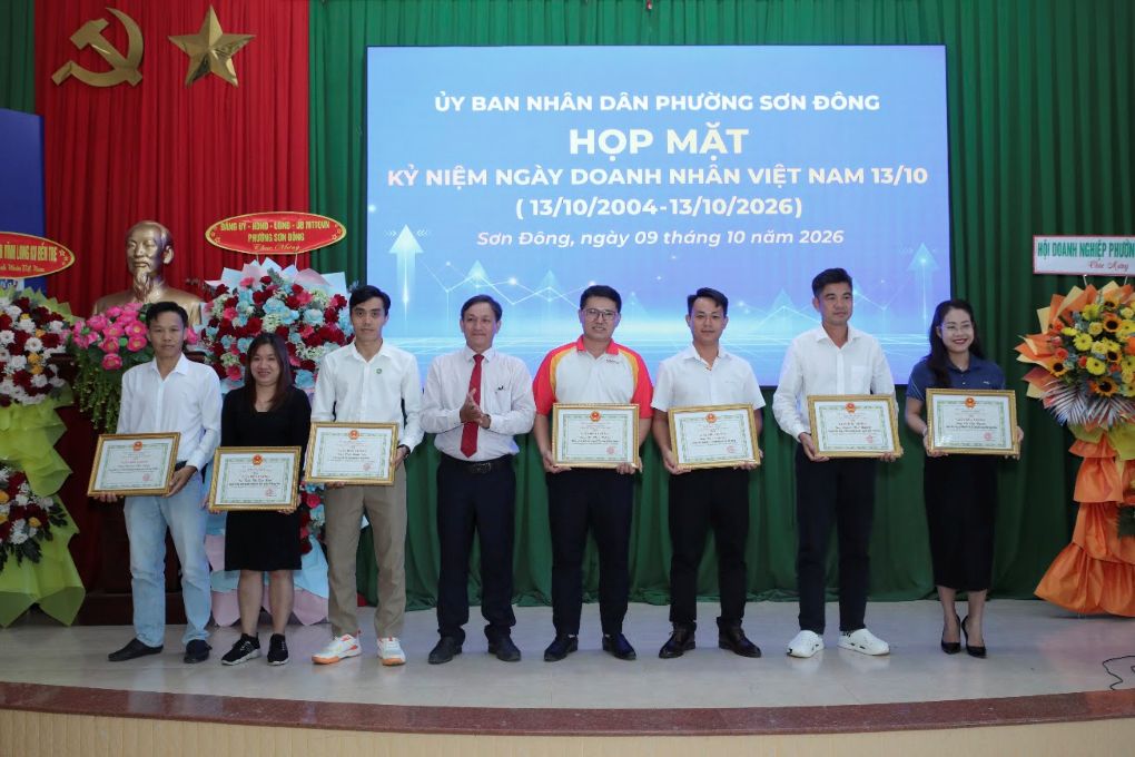 HỌP MẶT NGÀY DOANH NHÂN VIỆT NAM   PHƯỜNG SƠN ĐÔNG (55)
